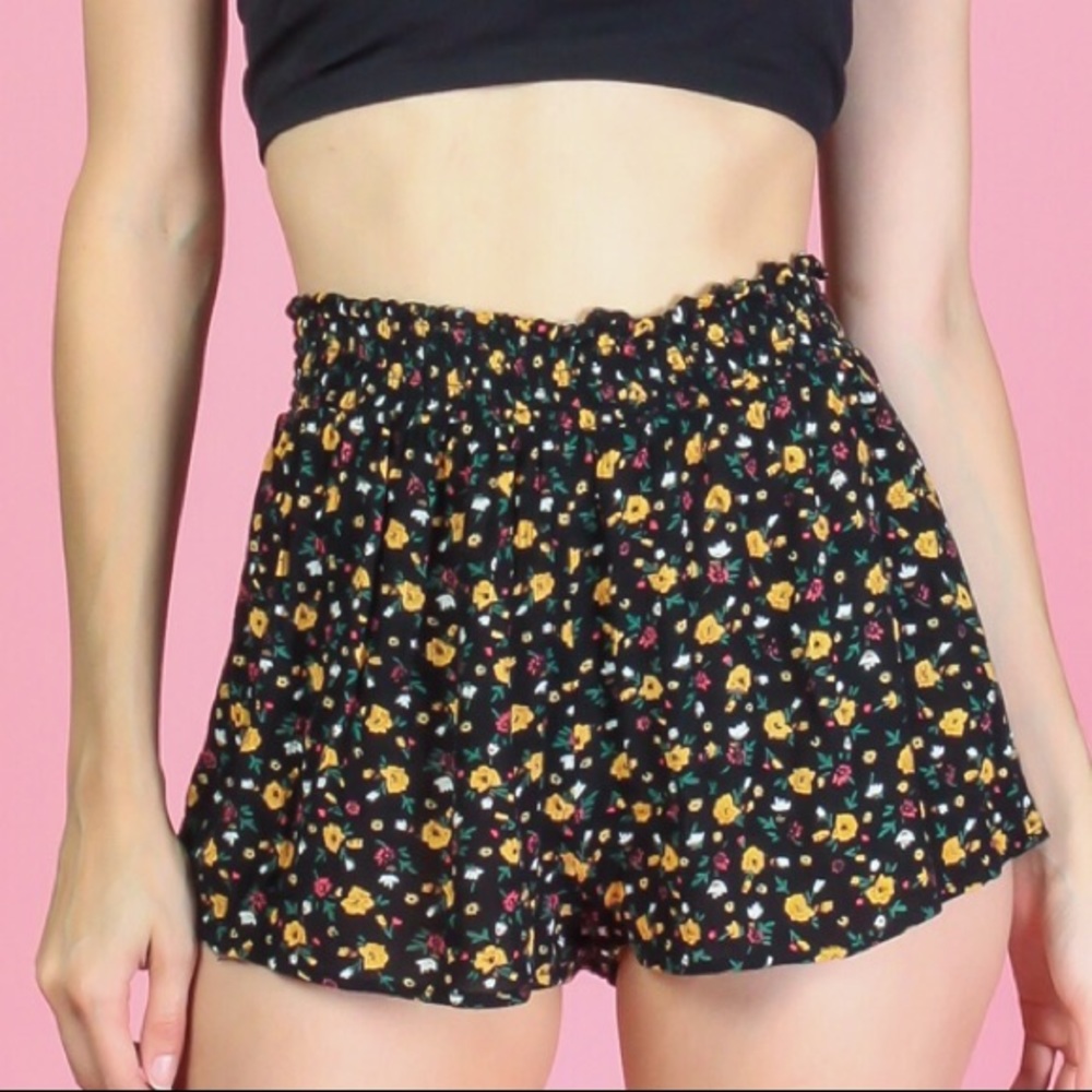 ♡ Urban Outfitters Ecoté Floral Shorts ♡